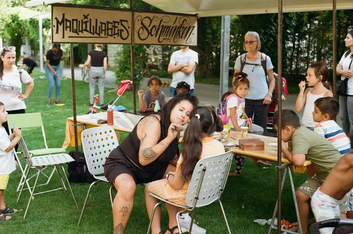 /history/2022_Erstes Sommerfest_Stadtpark_Kinderschminken.webp